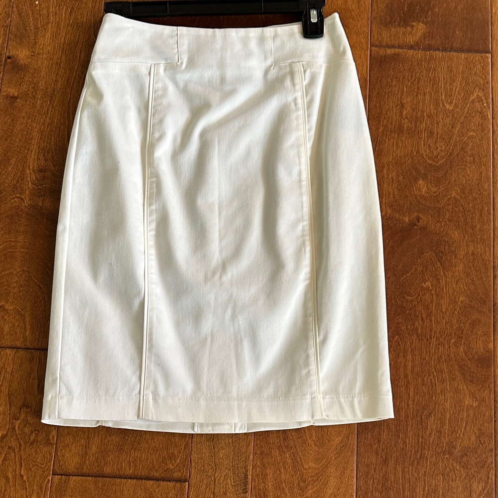 Worthington White Pencil Skirt with Front Seams